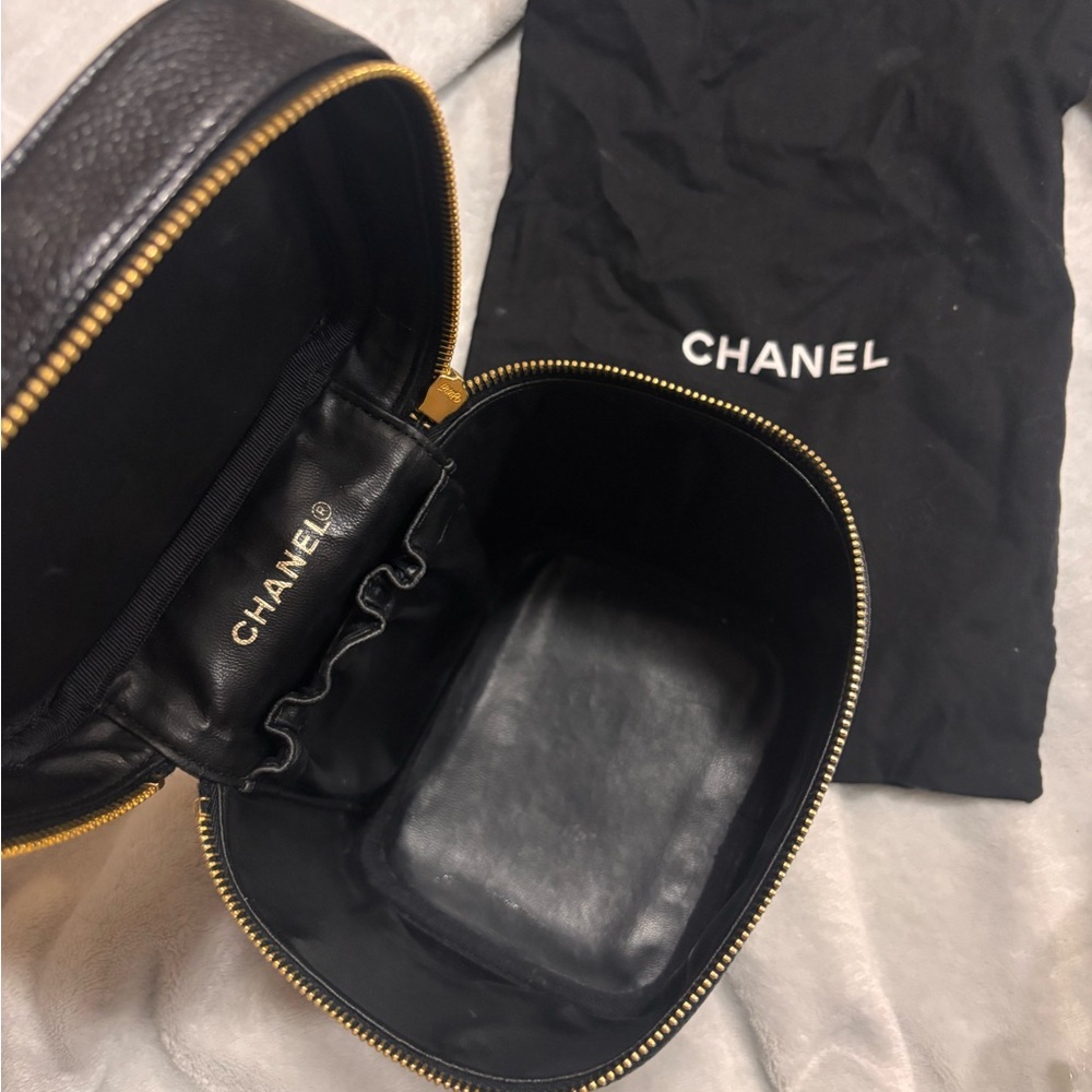 CHANEL Black Leather Cosmetic Case - Picture 9 of 10